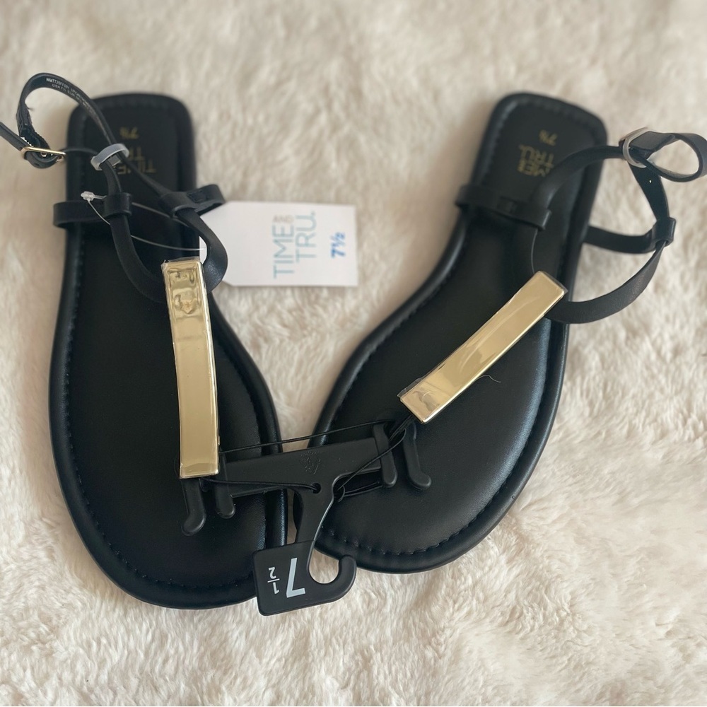 Time and Tru Black and Gold T-Strap Sandals Women's NWT‎